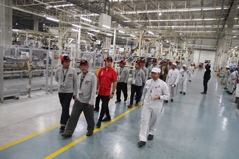 Mitsubishi Ajak Jurnalis, Blogger dan Komunitas Berkunjung ke Pabrik Kendaraannya di Indonesia