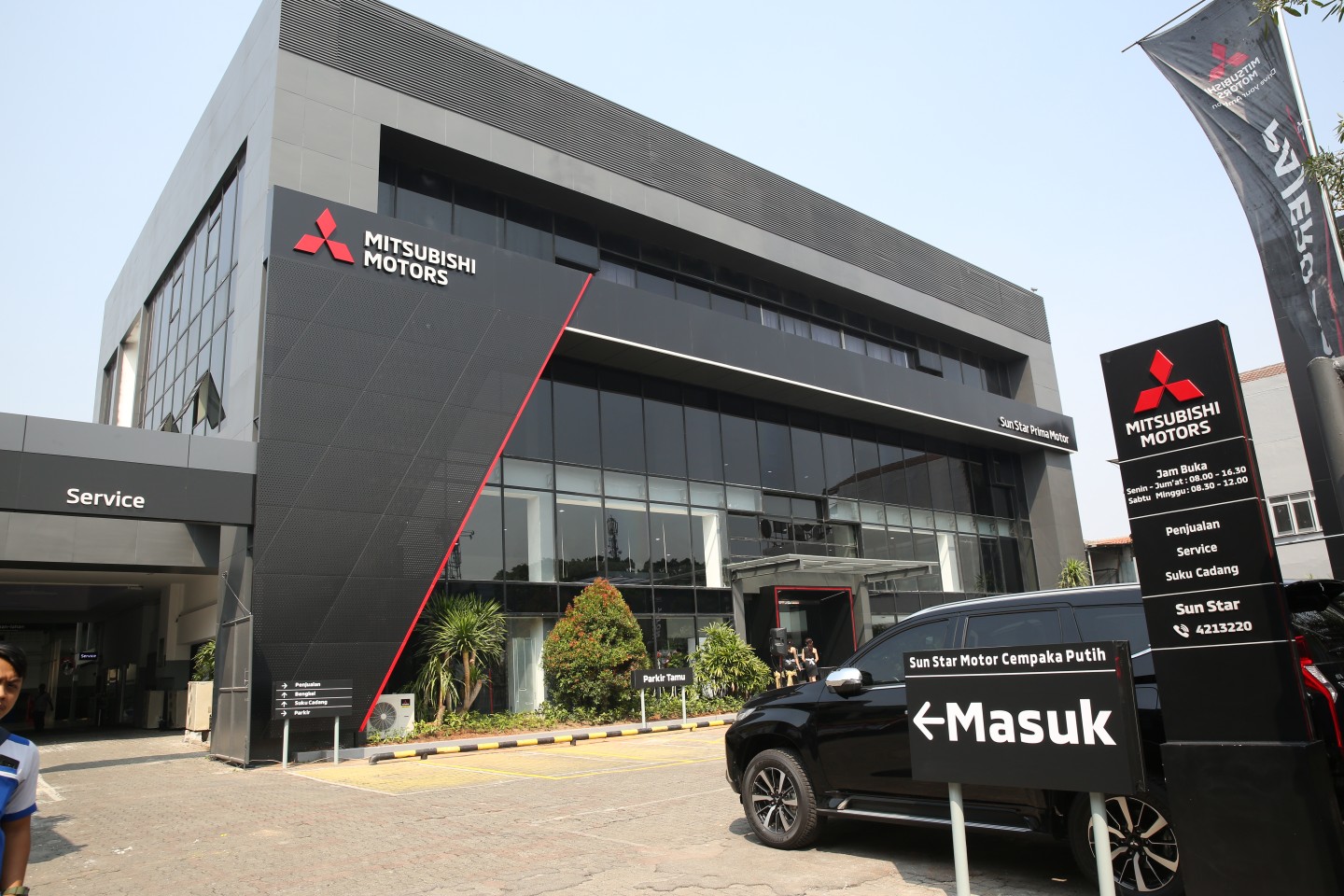 Mitsubishi Motors Resmikan Dealer di Bekasi dan Jakarta Pusat