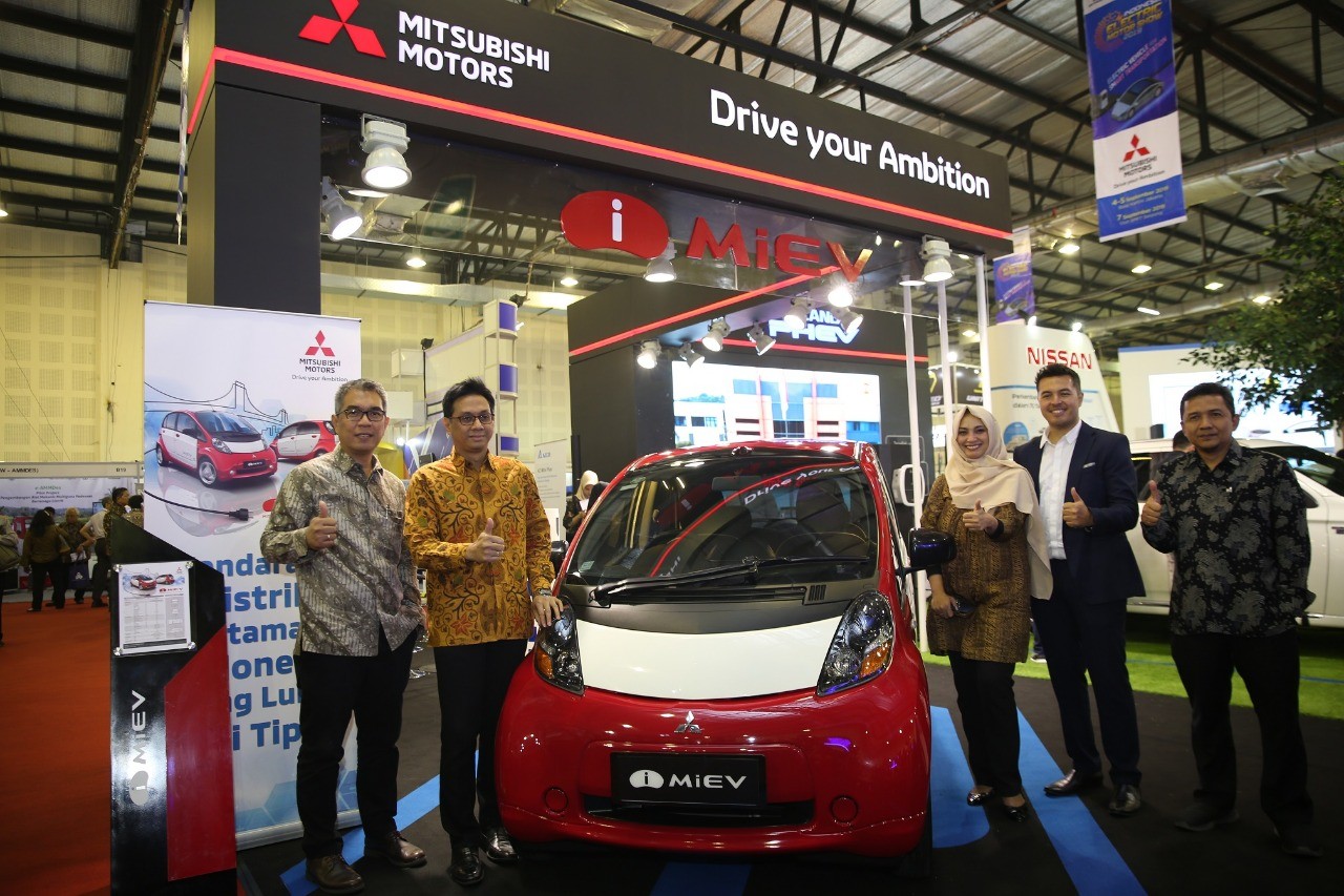 Mitsubishi Pamerkan Kendaraan Ramah Lingkungannya di Indonesia Electric Motor Show 2019