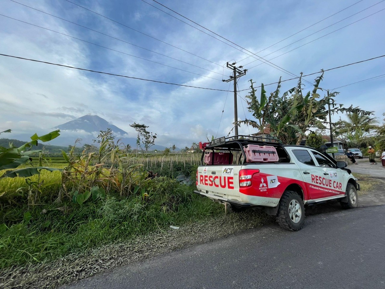MMKSI Turunkan Mitsubishi TRITON Rescue untuk Membantu Penanganan Tanggap Darurat Erupsi Semeru di Jawa Timur