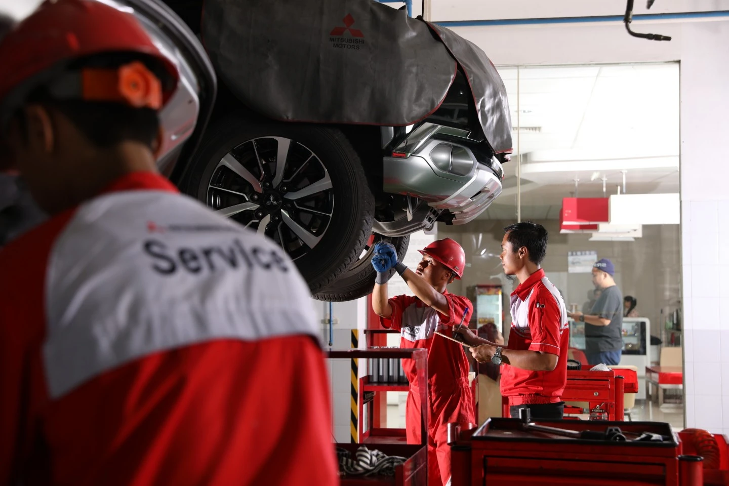 Kampanye Perbaikan Mitsubishi DELICA & OUTLANDER SPORT di Indonesia