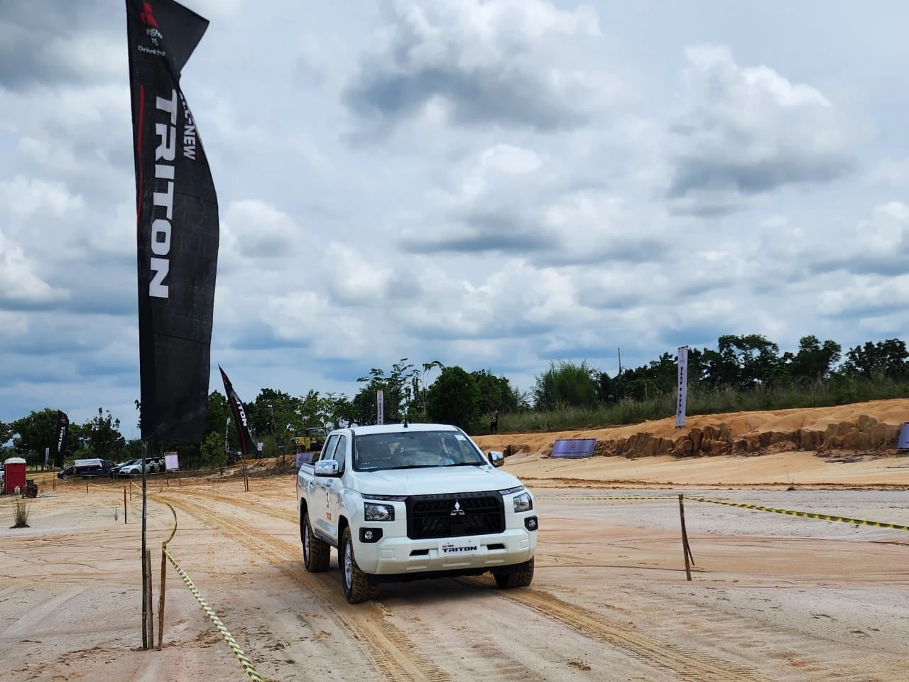 MMKSI Kembali Konsumen Ajak Konsumen Jajal Keandalan Mitsubishi All-New Triton di Pekanbaru